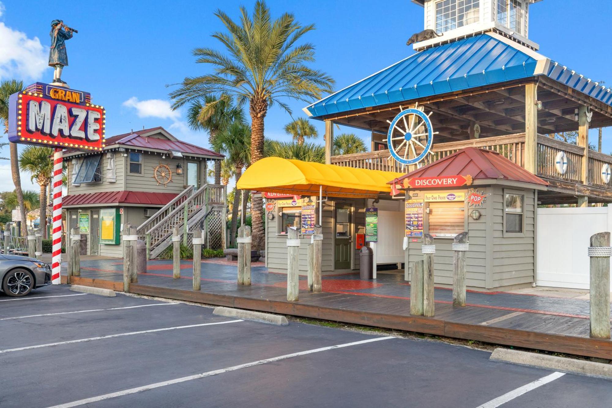 Large Balcony! Gulf Front Master Suite! Many Amenities On-site! Panama City Beach